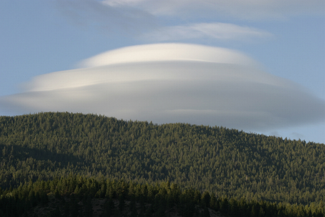Lenticular Clouds UFO2a